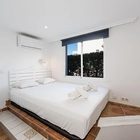 Stella Maris Beachfront Apartment, Sea View Apartment *