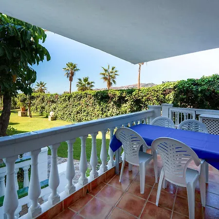 Apartment Stella Maris Beachfront Apartment, Sea View