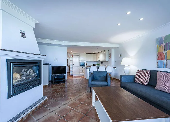Stella Maris Beachfront Apartment, Sea View Lejlighed