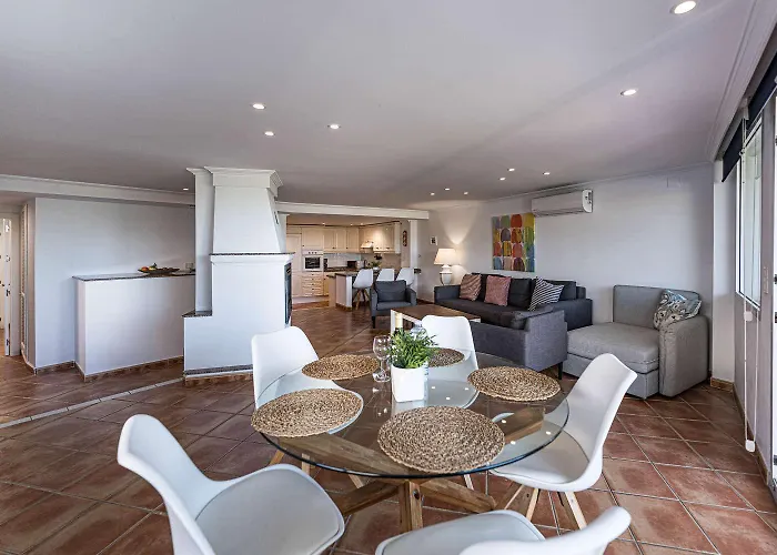 Lejlighed Stella Maris Beachfront Apartment, Sea View *