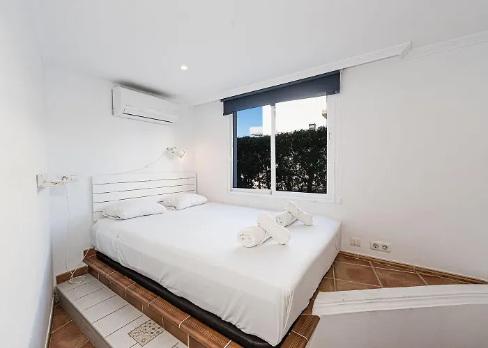 Stella Maris Beachfront Apartment, Sea View Lejlighed *