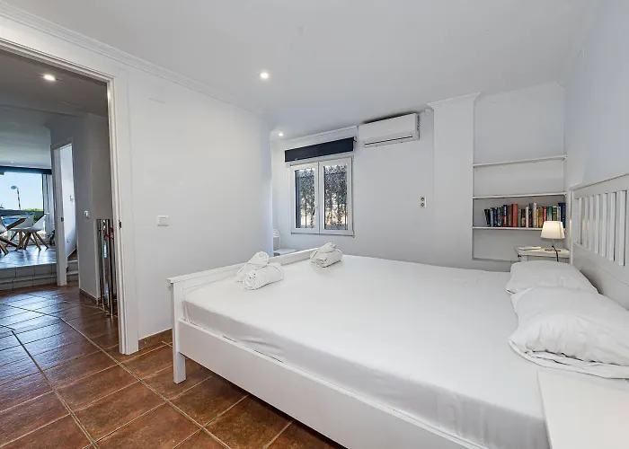 Lejlighed Stella Maris Beachfront Apartment, Sea View